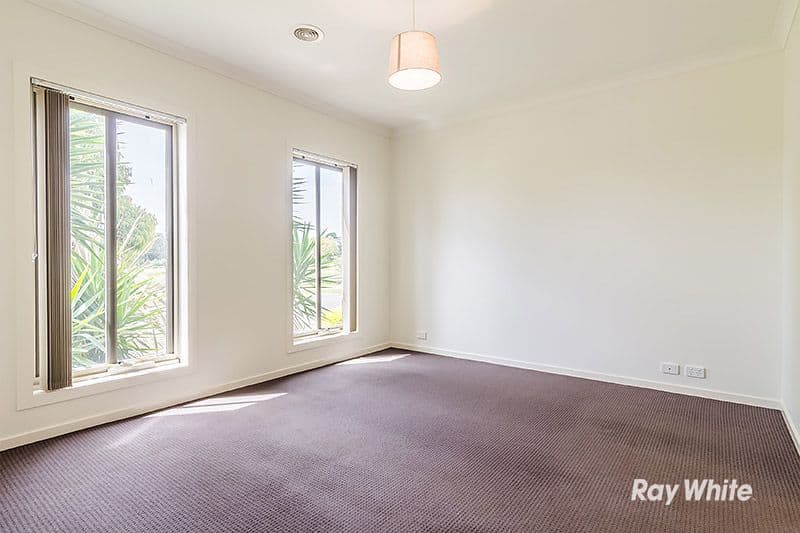 4 Ardent Crescent, Cranbourne East VIC 3977, Cranbourne East - Thumbnail 2