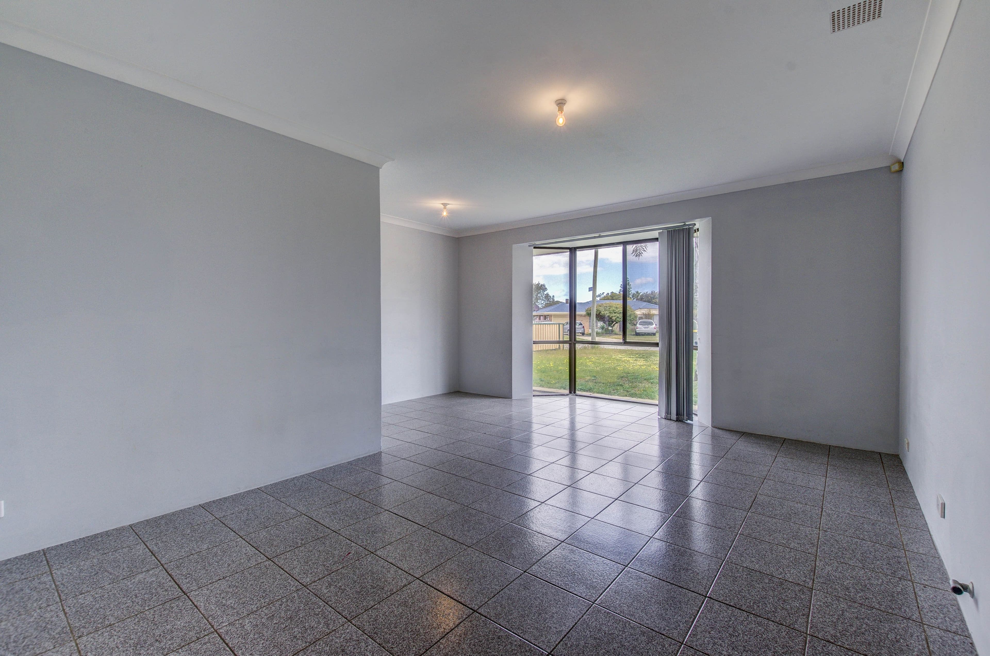 2 Giles Place, Mirrabooka WA 6061, Mirrabooka - Thumbnail 3