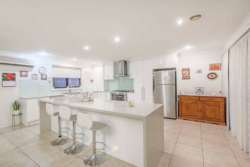 19 Tovey Street, Reservoir VIC 3073, Reservoir - Thumbnail 2