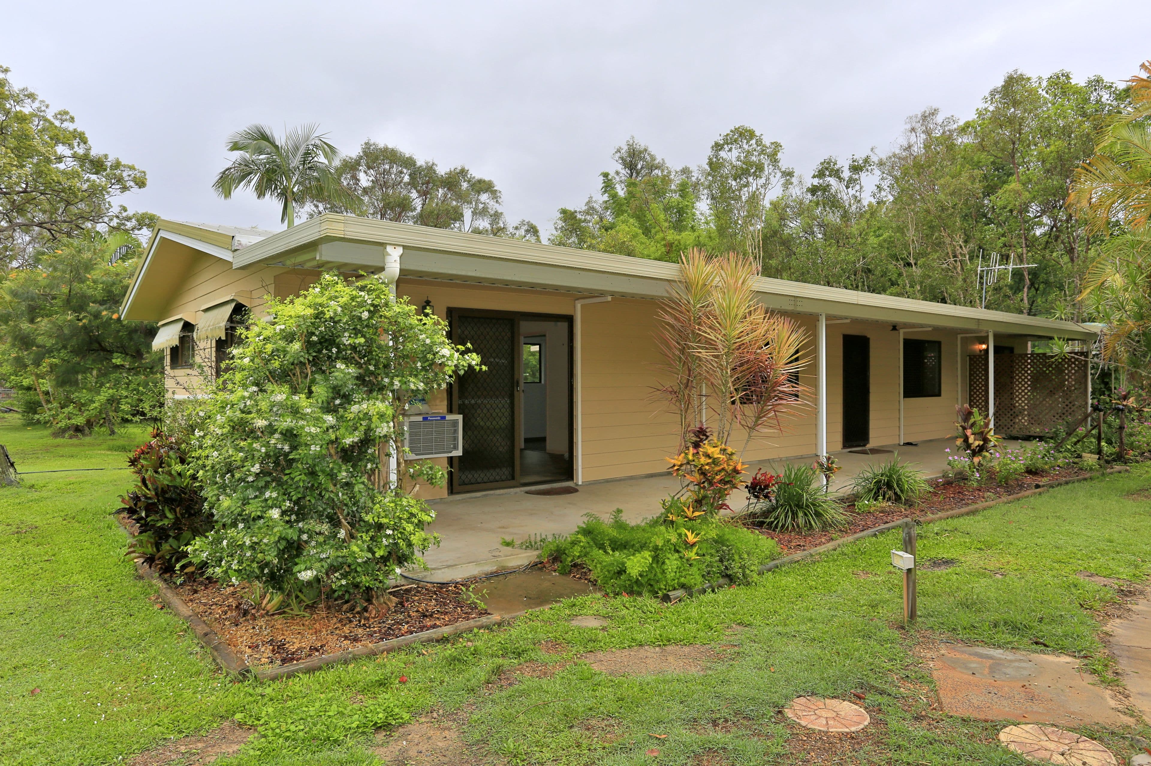 8 Tulloch Place, Branyan QLD 4670, Branyan - Image 1