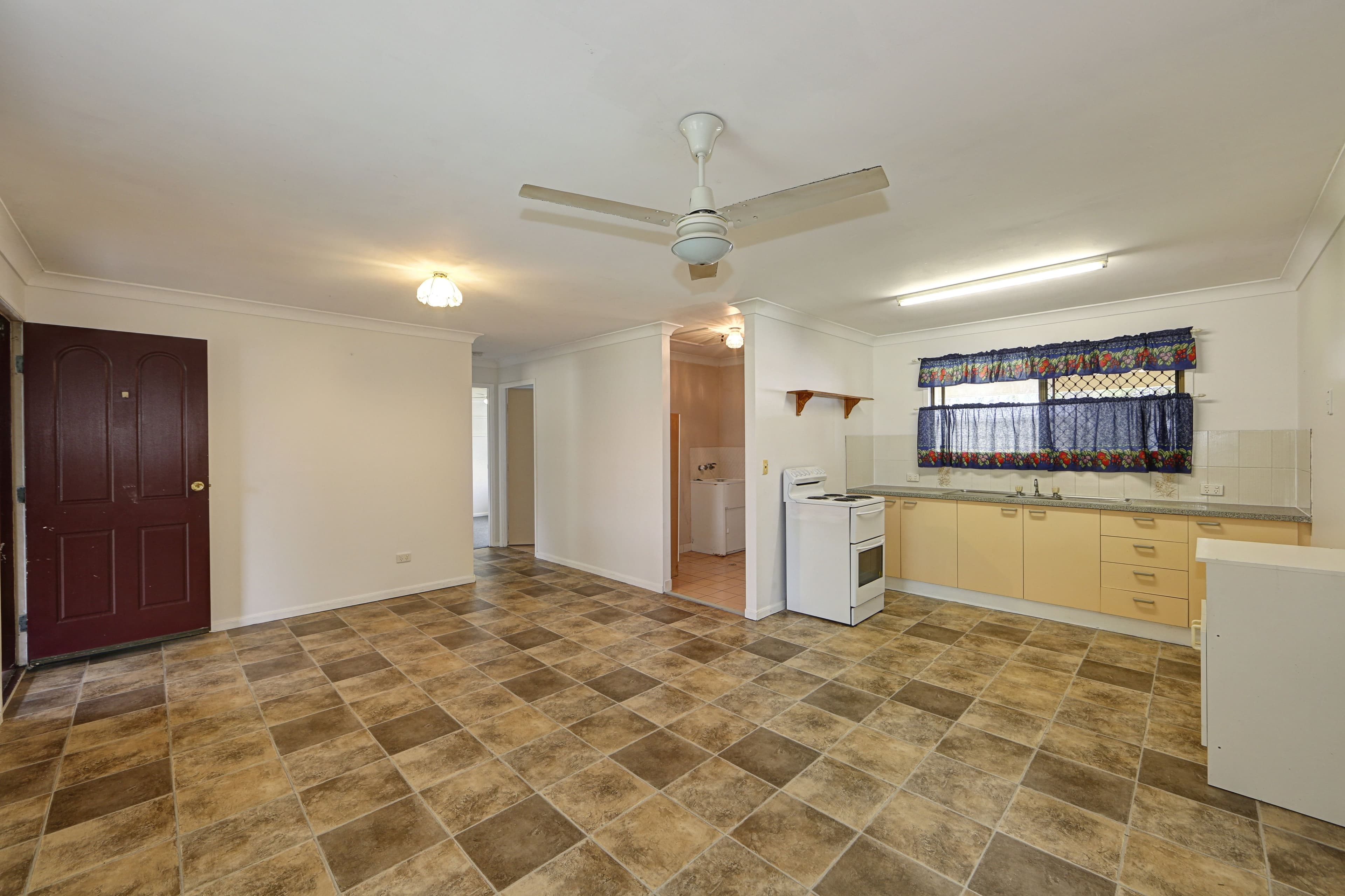 8 Tulloch Place, Branyan QLD 4670, Branyan - Thumbnail 2