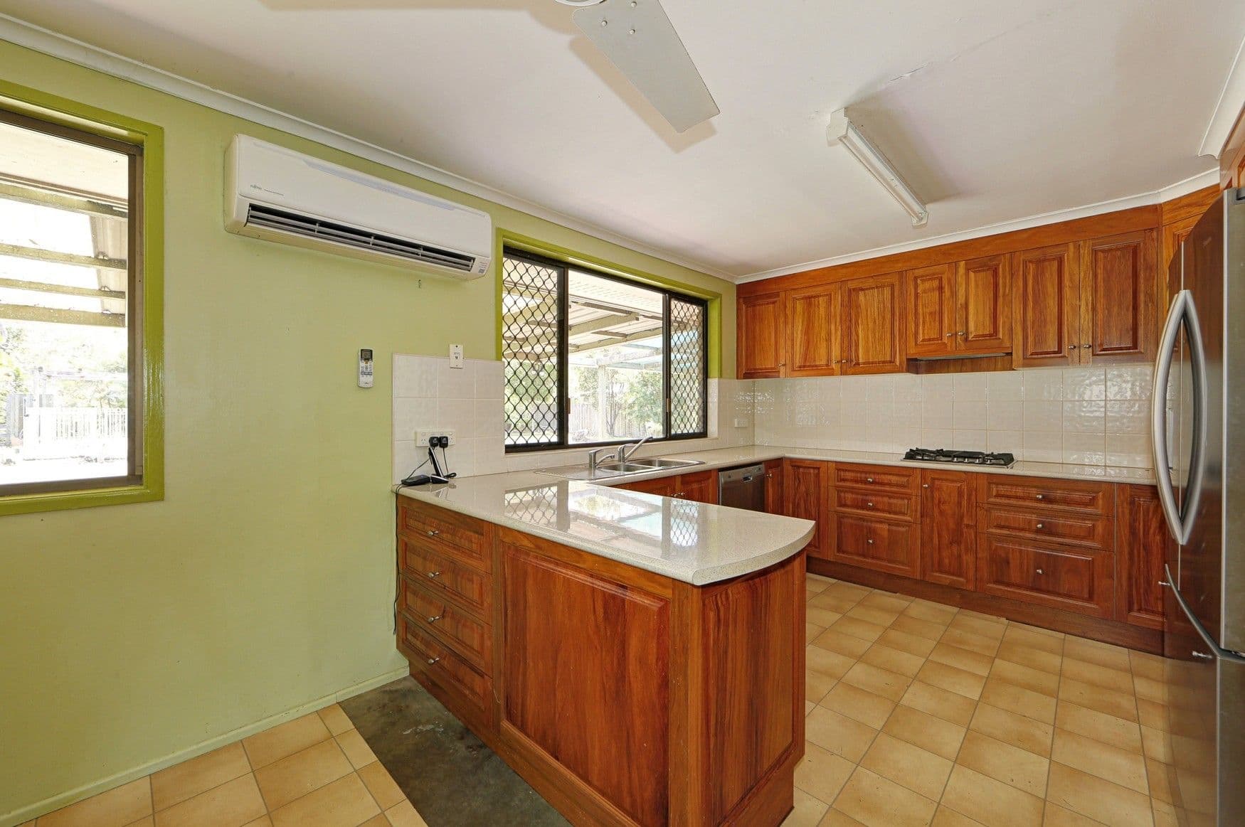 18 Wonderland Avenue, Branyan QLD 4670, Branyan - Thumbnail 6