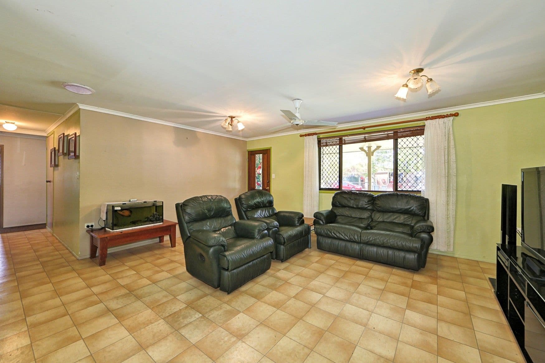 18 Wonderland Avenue, Branyan QLD 4670, Branyan - Thumbnail 7