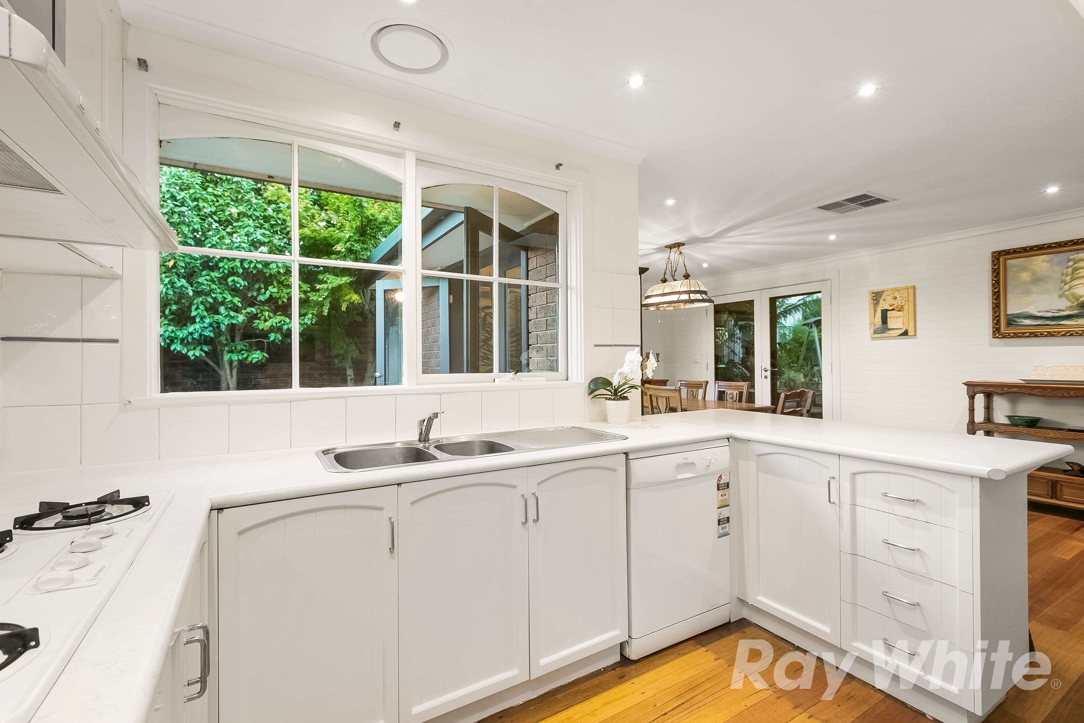 2 Heysham Drive, Wheelers Hill VIC 3150, Wheelers Hill - Thumbnail 4