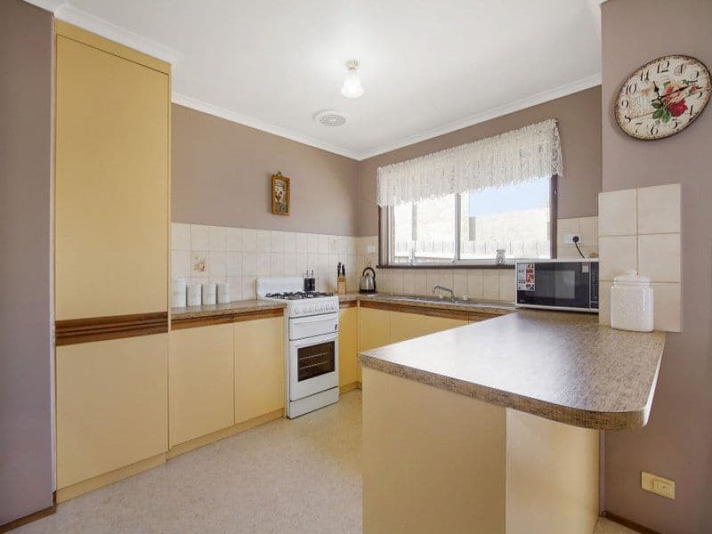 43 Heyington Circle, Narre Warren VIC 3805, Narre Warren - Thumbnail 3