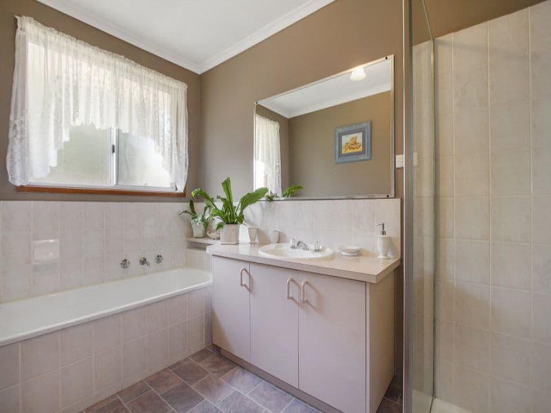 43 Heyington Circle, Narre Warren VIC 3805, Narre Warren - Thumbnail 4