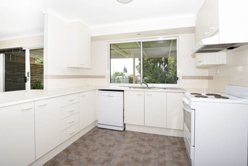 8 Elderberry Avenue, Worrigee - Thumbnail 3