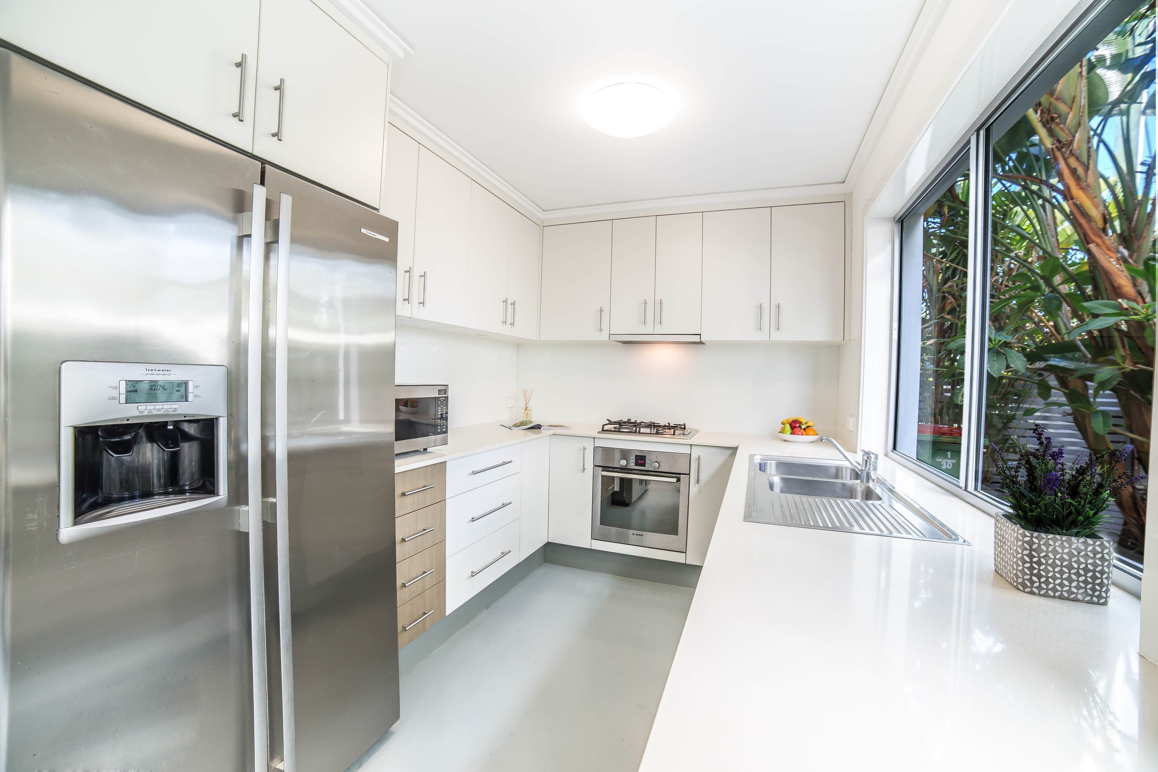 30 Redondo Avenue, Miami QLD 4220, Miami - Thumbnail 4