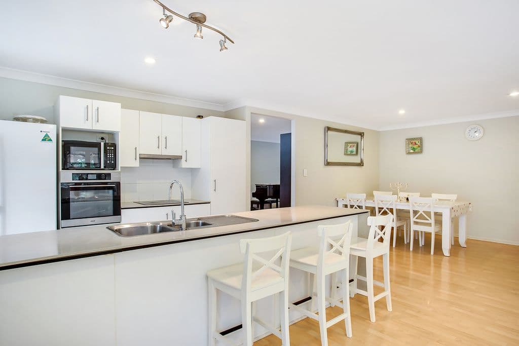 2 Glenwood Green Court, Mudgeeraba QLD 4213, Mudgeeraba - Thumbnail 2