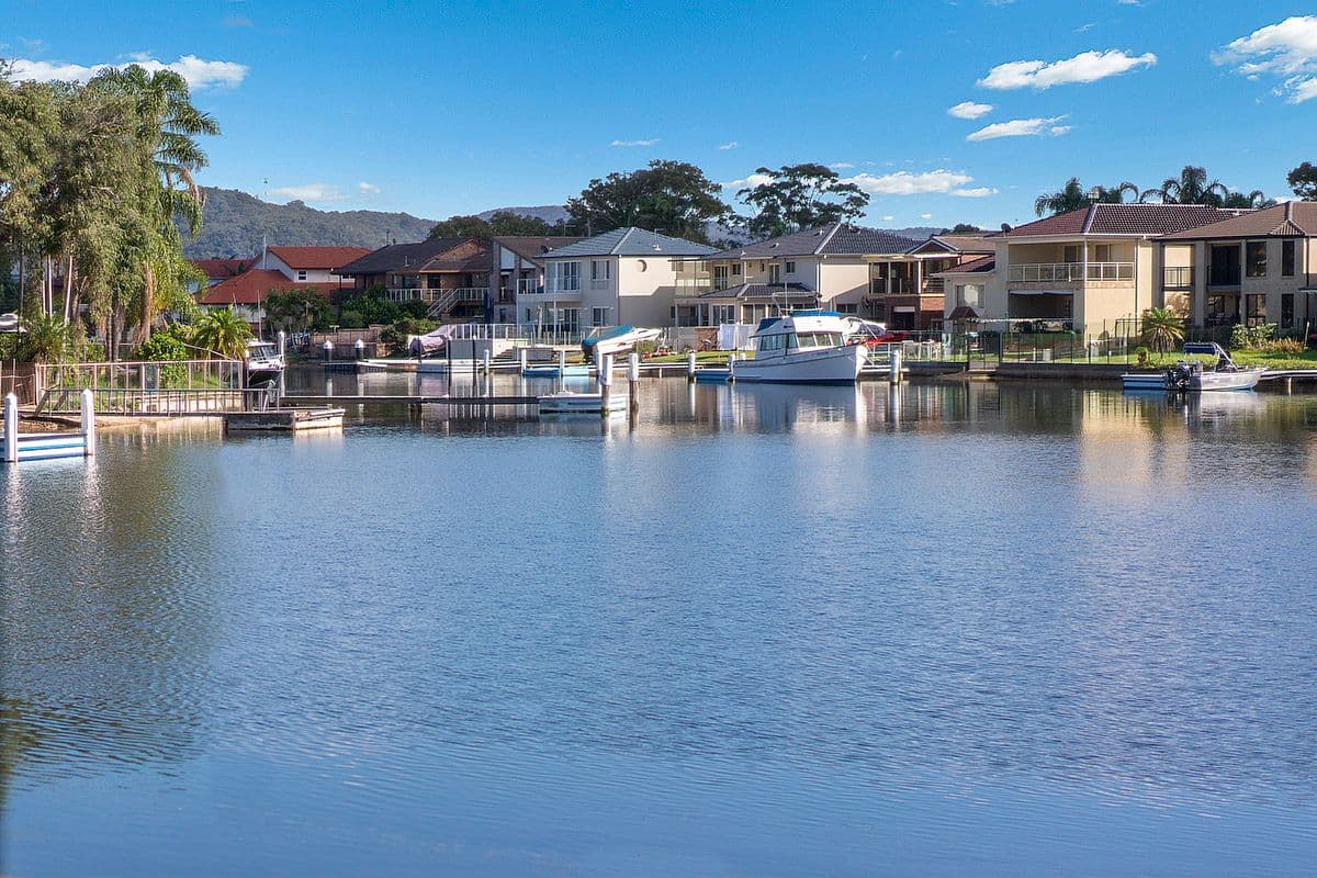 15 Mainsail Avenue, St Huberts Island - Image 1
