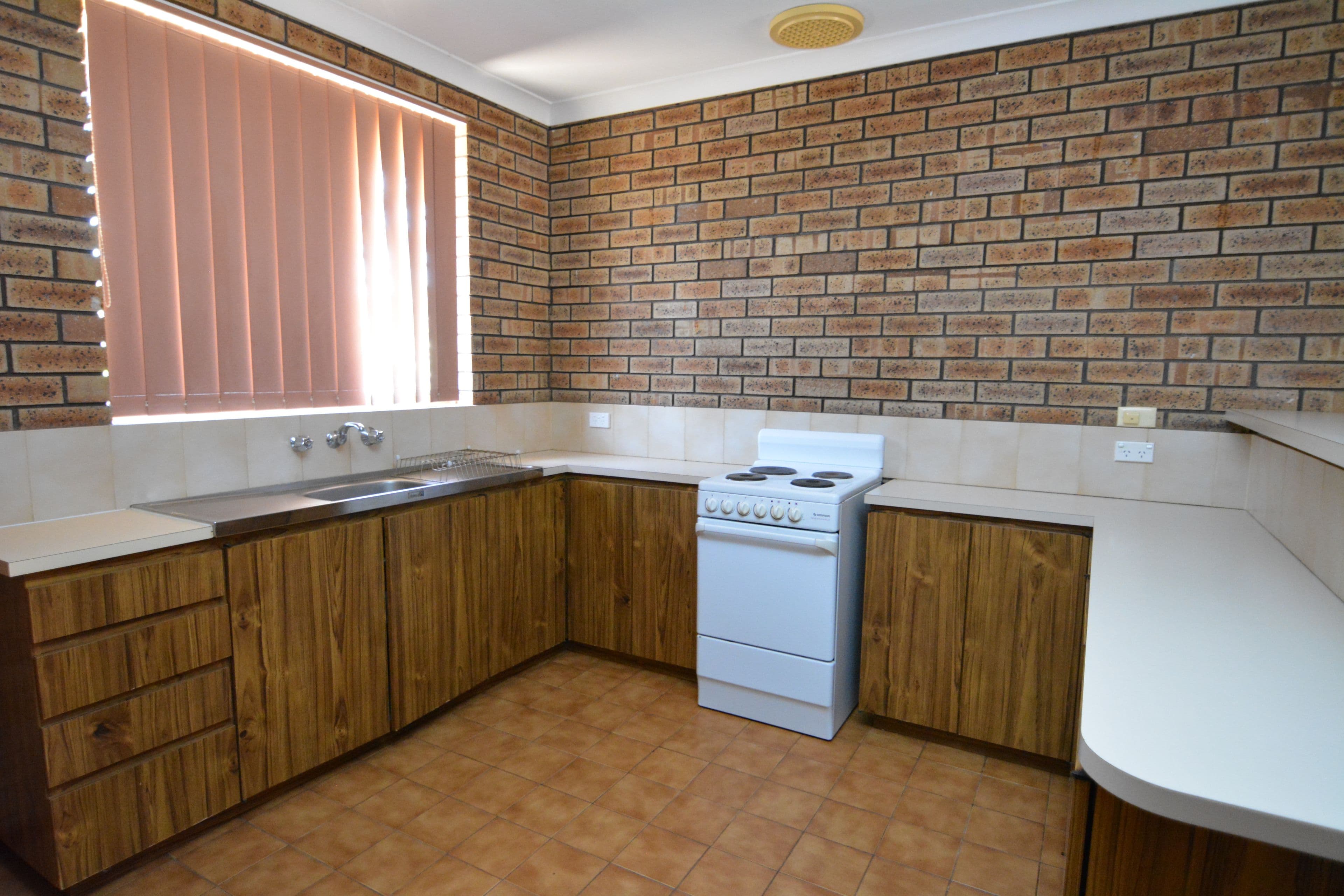 Unit 9/6-8 Wooramel Street, Carnarvon WA 6701, Carnarvon - Thumbnail 2