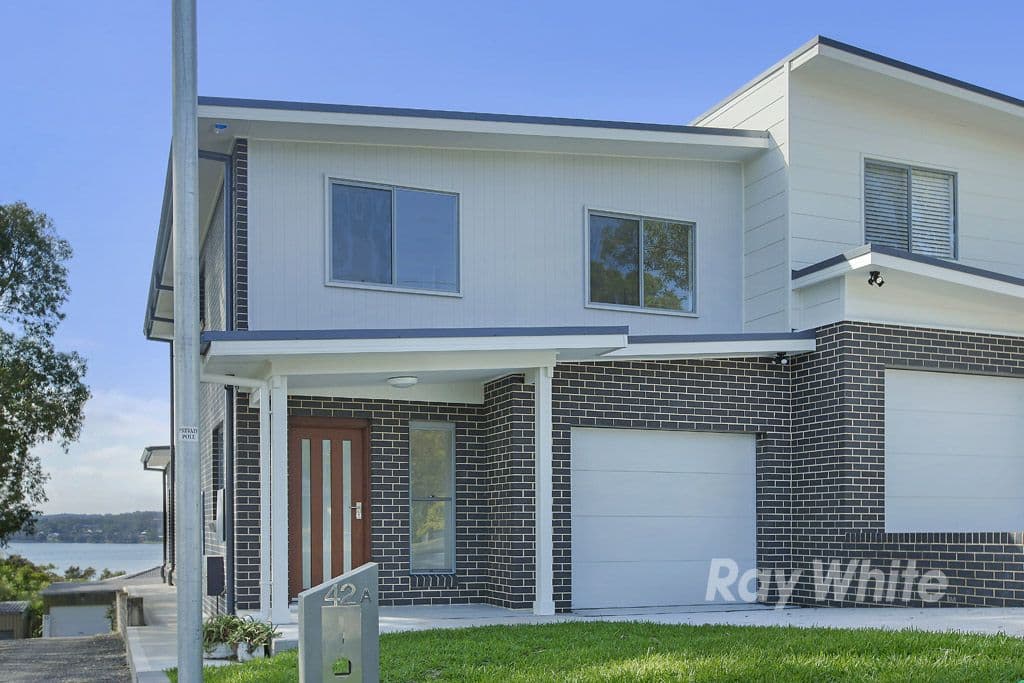 42 George Street, Marmong Point - Thumbnail 2