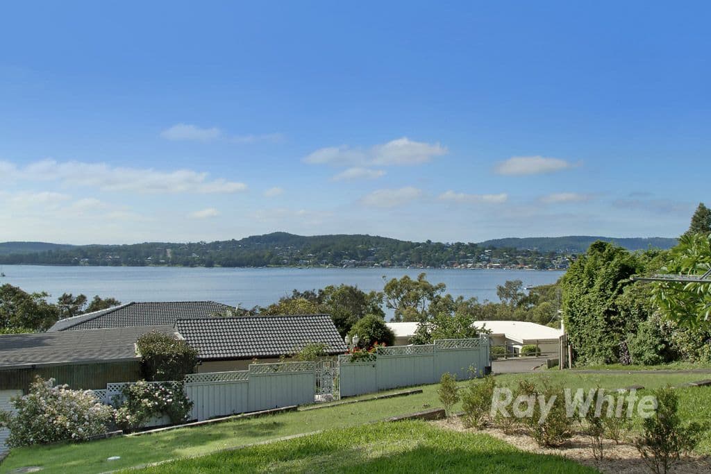 42 George Street, Marmong Point - Image 1