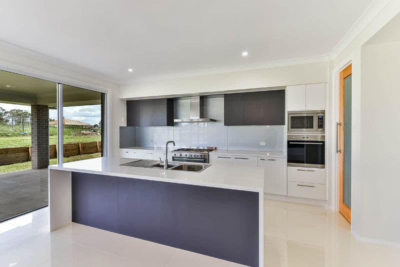 9 Caley Street, The Oaks - Thumbnail 3