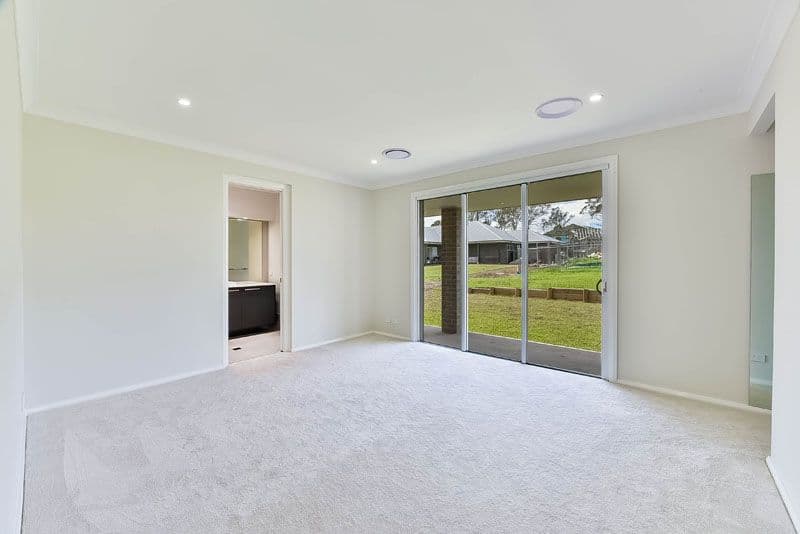 9 Caley Street, The Oaks - Thumbnail 4