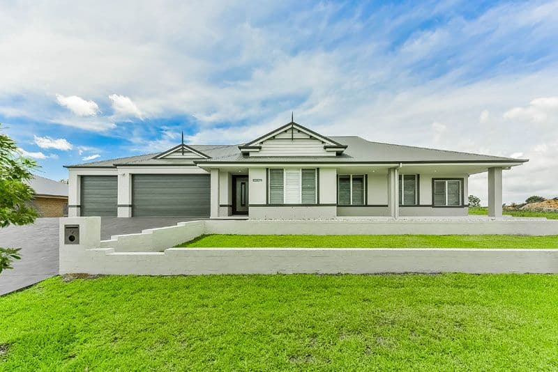 9 Caley Street, The Oaks - Image 1