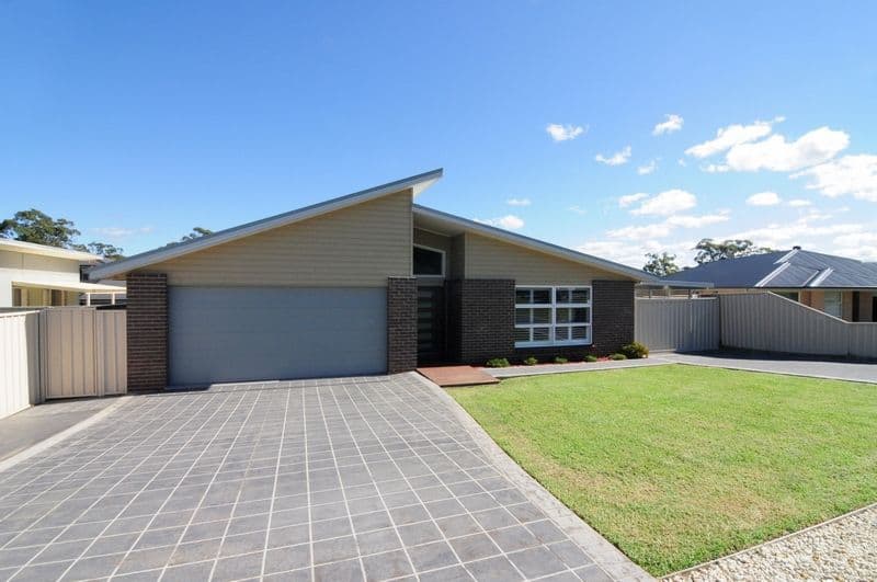 17 Paino Crescent, Sanctuary Point - Image 1