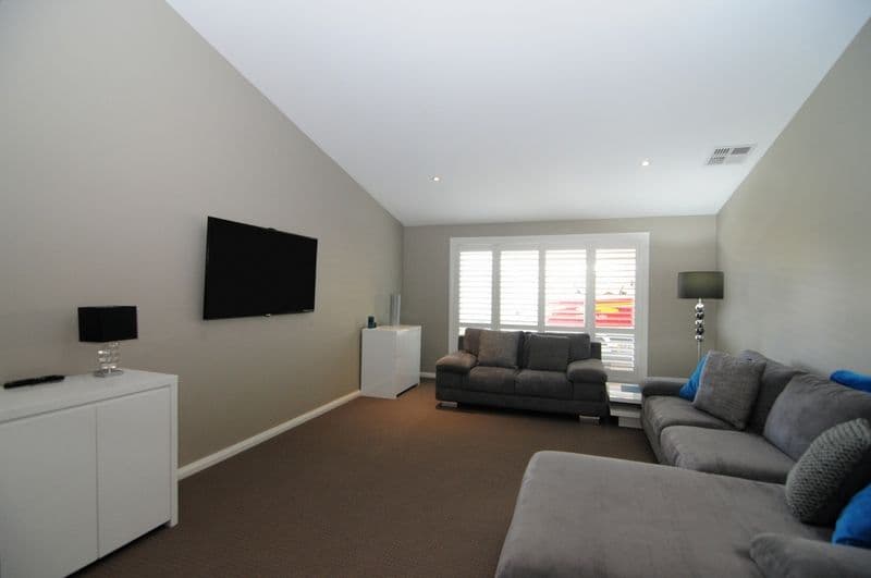 17 Paino Crescent, Sanctuary Point - Thumbnail 2