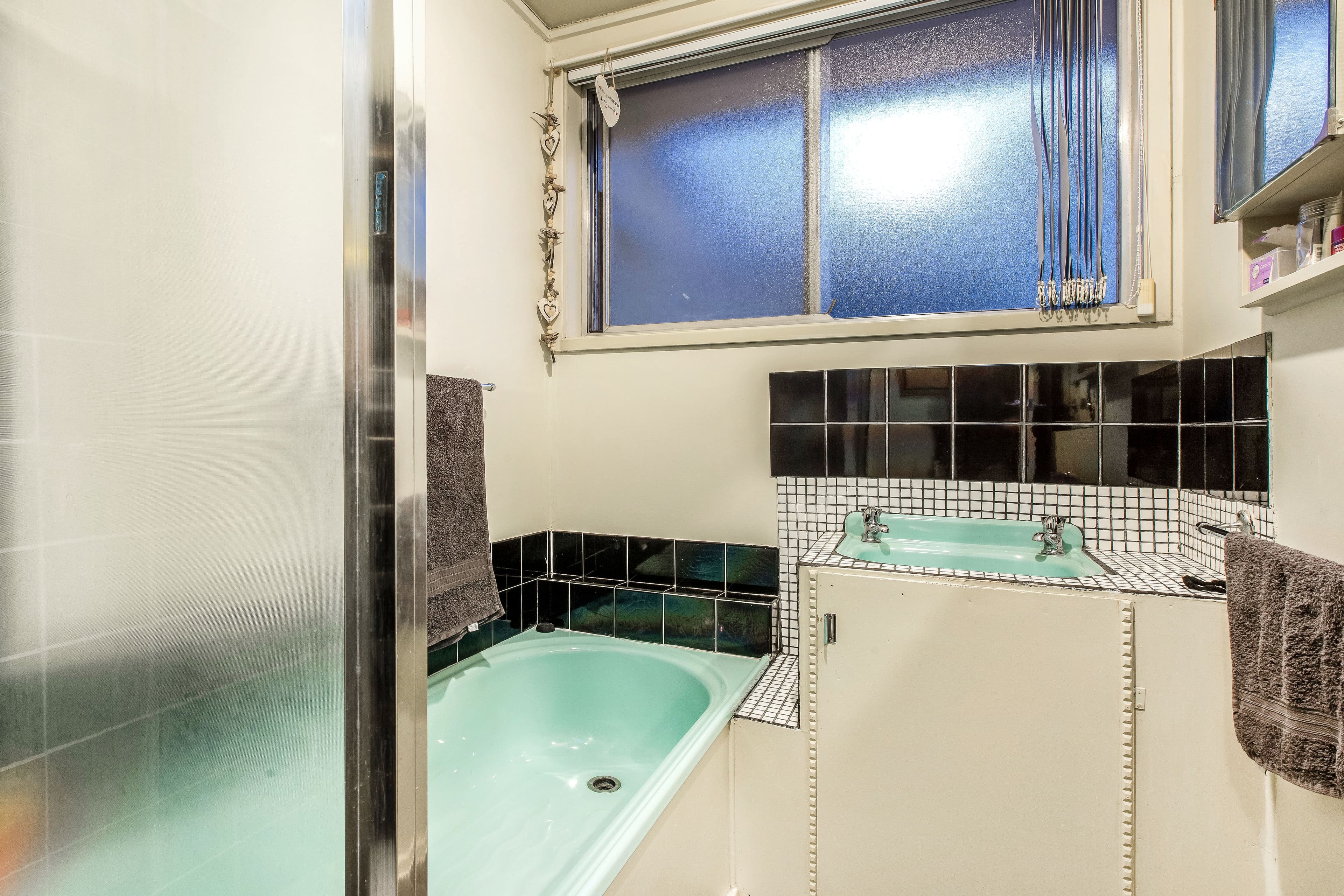 8 Frew Avenue, Frankston VIC 3199, Frankston - Thumbnail 4