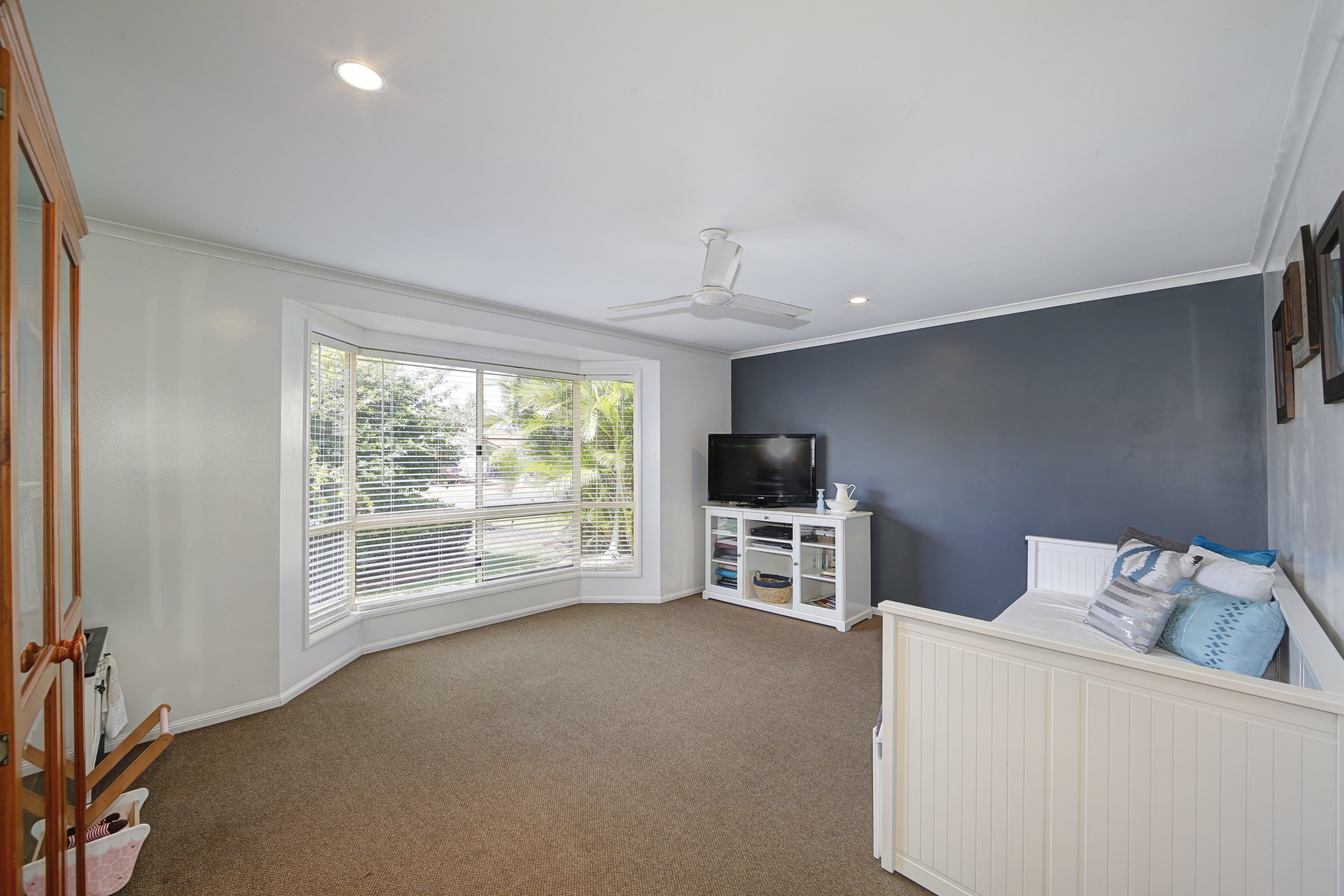 2 Majestic Place, Coral Cove QLD 4670, Coral Cove - Thumbnail 2