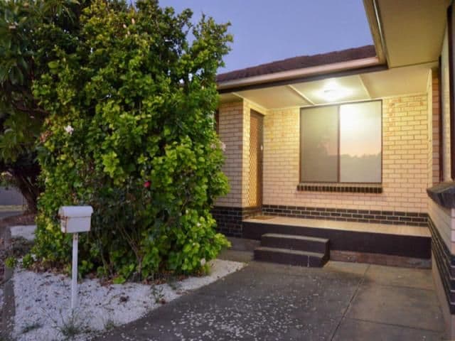Unit 1 - 42 Herzog Crescent, Christies Beach SA 5165, Christies Beach - Thumbnail 2