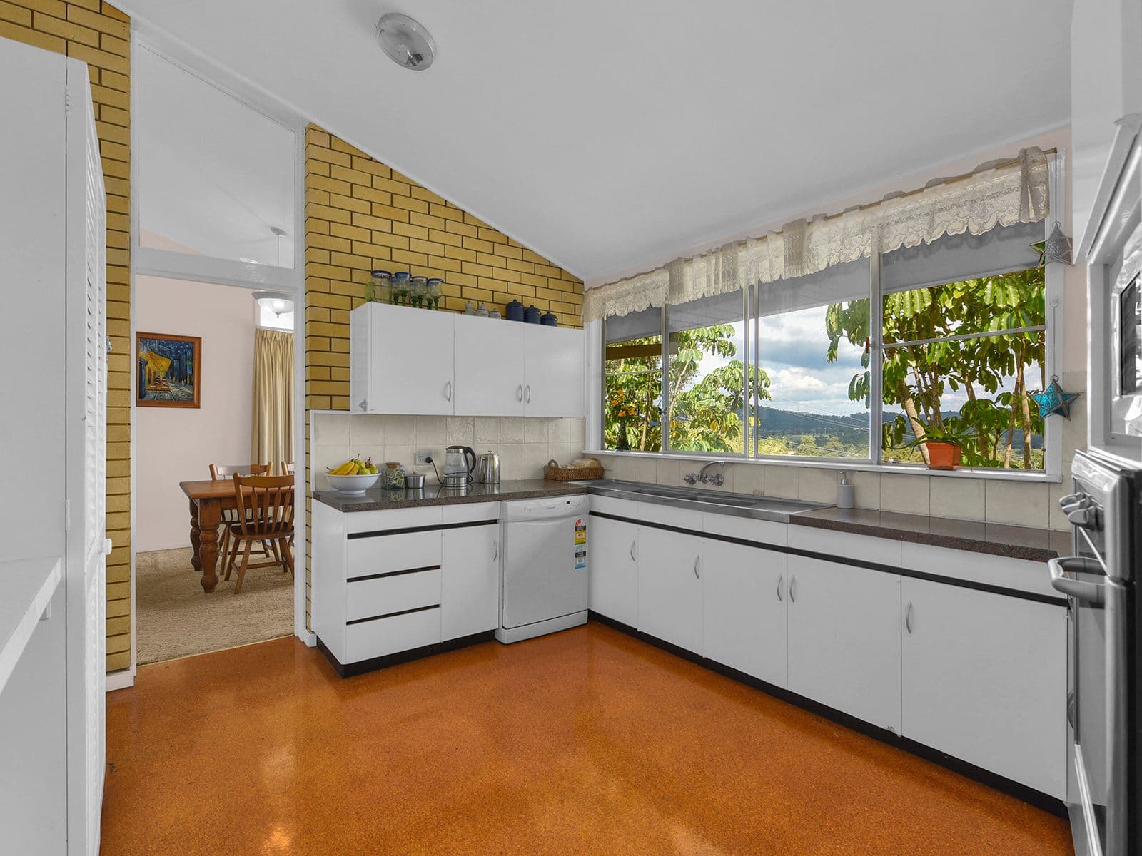 13 Caesar Road, Ferny Hills QLD 4055, Ferny Hills - Thumbnail 5