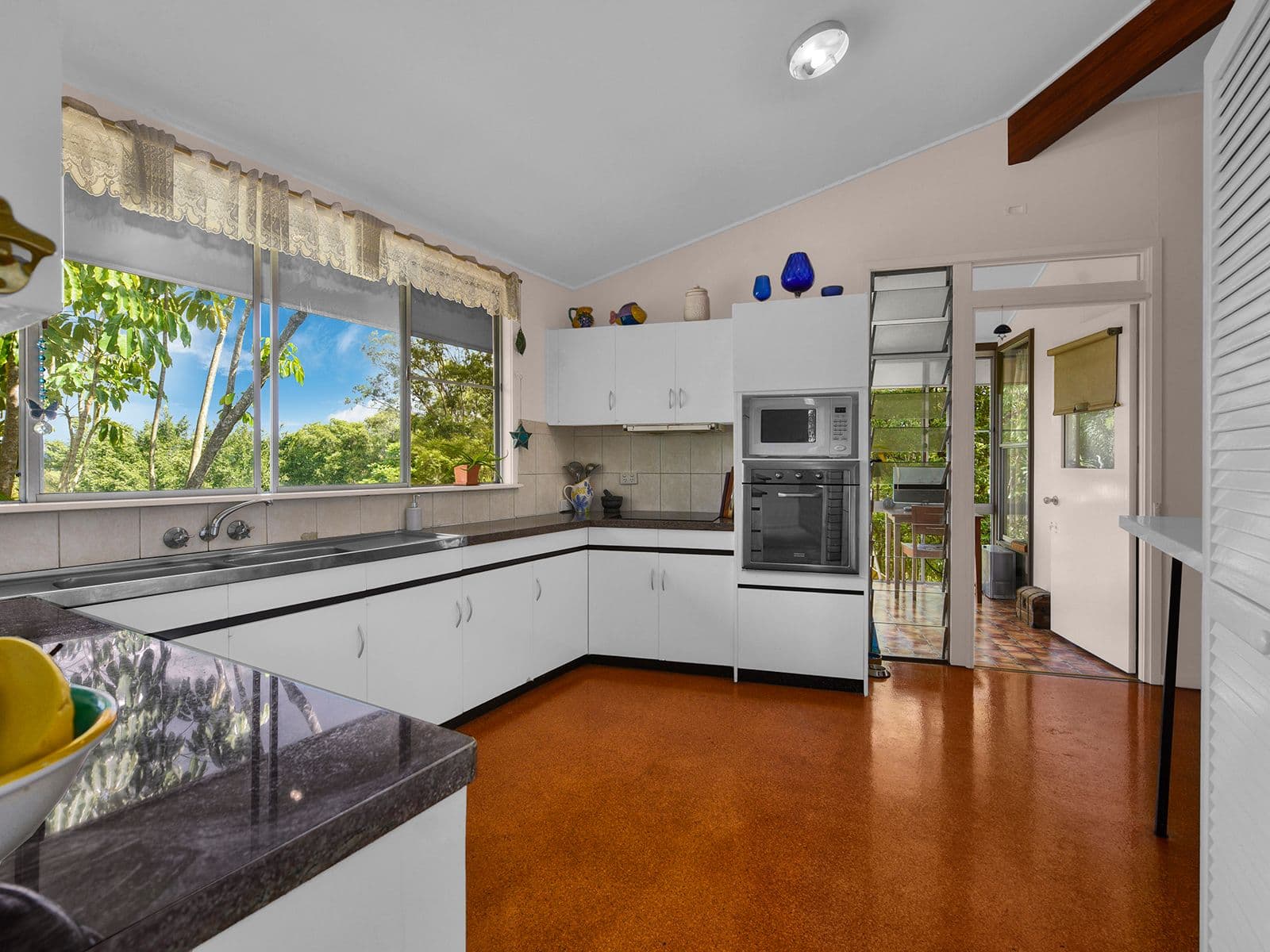 13 Caesar Road, Ferny Hills QLD 4055, Ferny Hills - Thumbnail 6