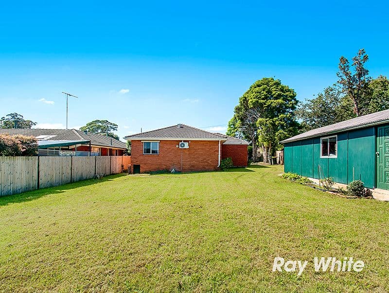 11 Coolong Street, Castle Hill - Thumbnail 2