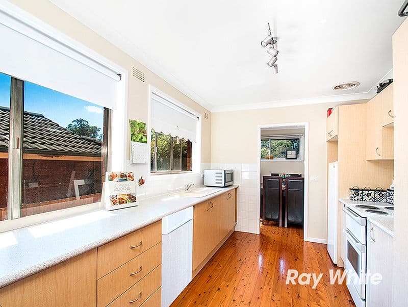 11 Coolong Street, Castle Hill - Thumbnail 4