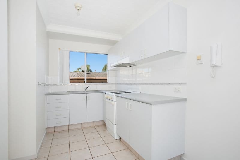 25 Darrambal Street, CHEVRON ISLAND QLD 4217, Chevron Island - Thumbnail 2