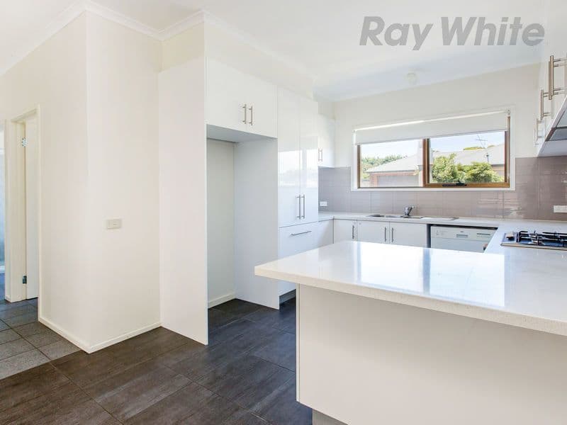 33 Jetty Road, Rosebud VIC 3939, Rosebud - Thumbnail 2