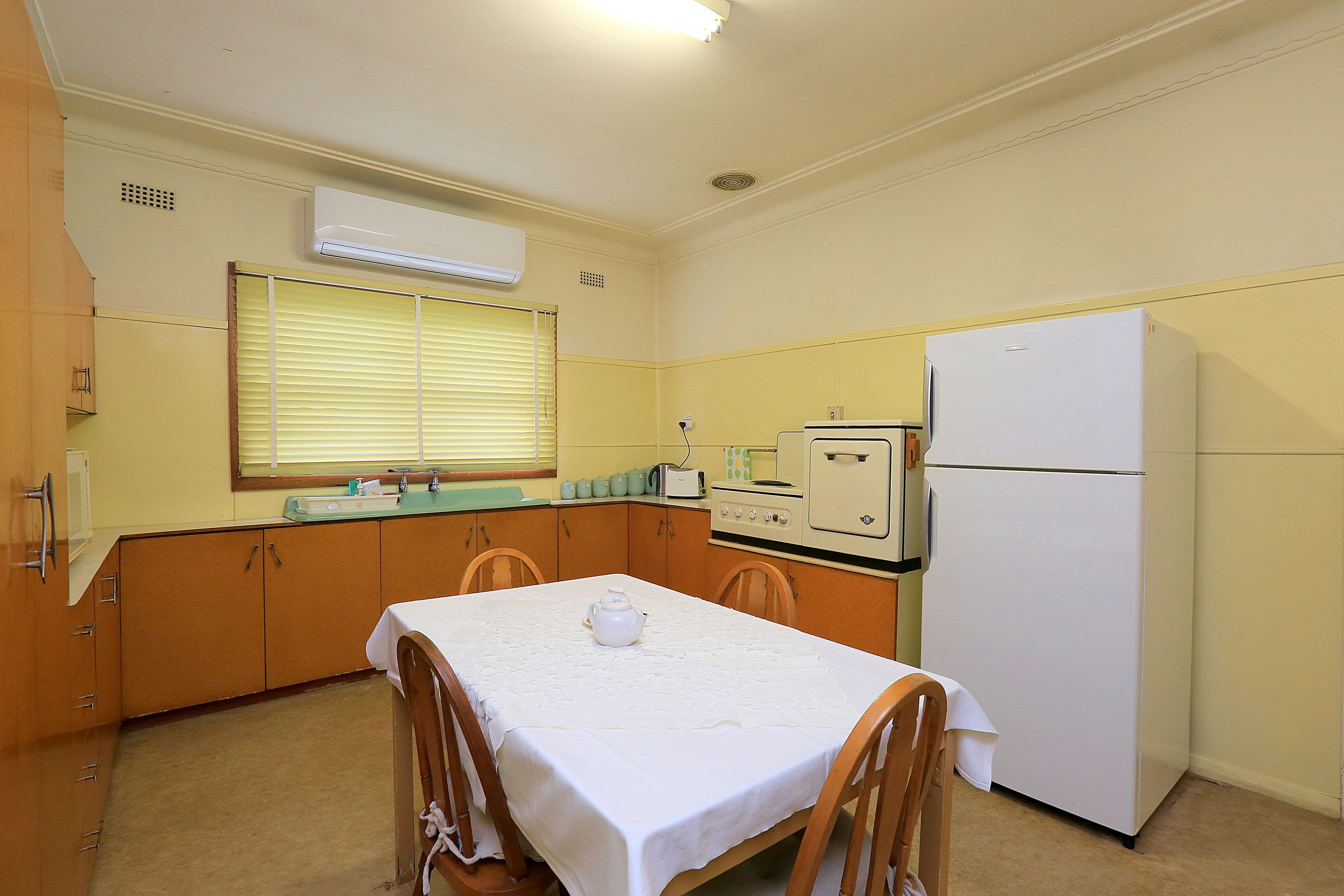 11 Thornton Avenue, Bass Hill - Thumbnail 3