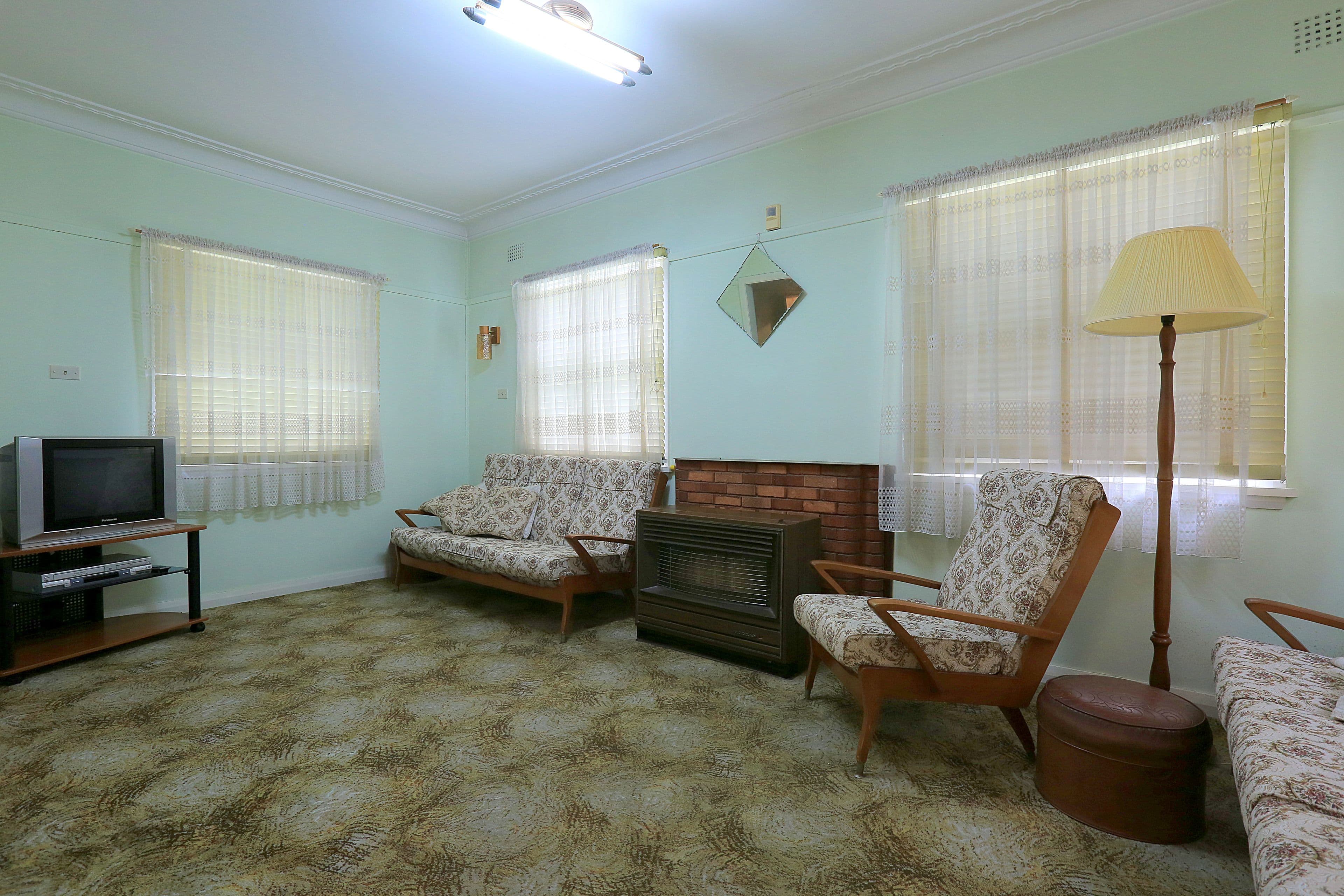 11 Thornton Avenue, Bass Hill - Thumbnail 2