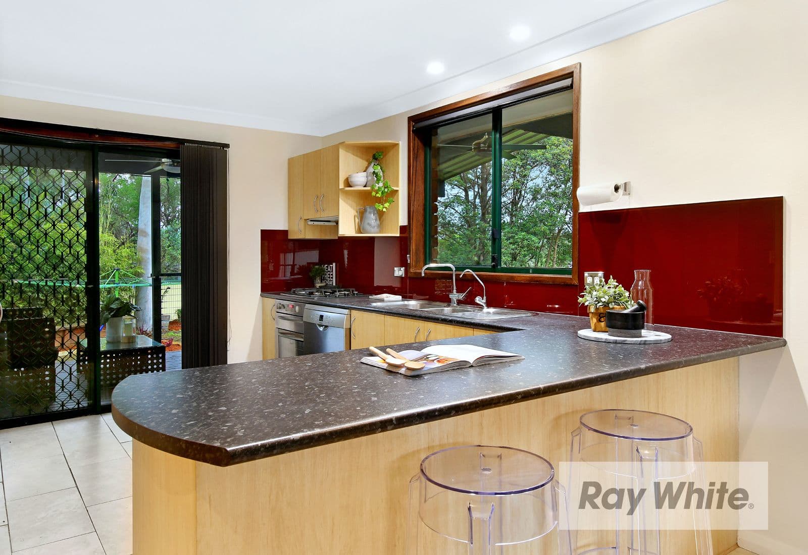 5 Venus Place, Kings Langley - Thumbnail 3