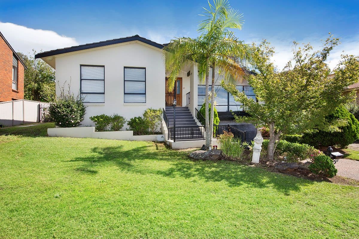 17 Kaloona Drive, BOURKELANDS NSW 2650, Bourkelands - Image 1