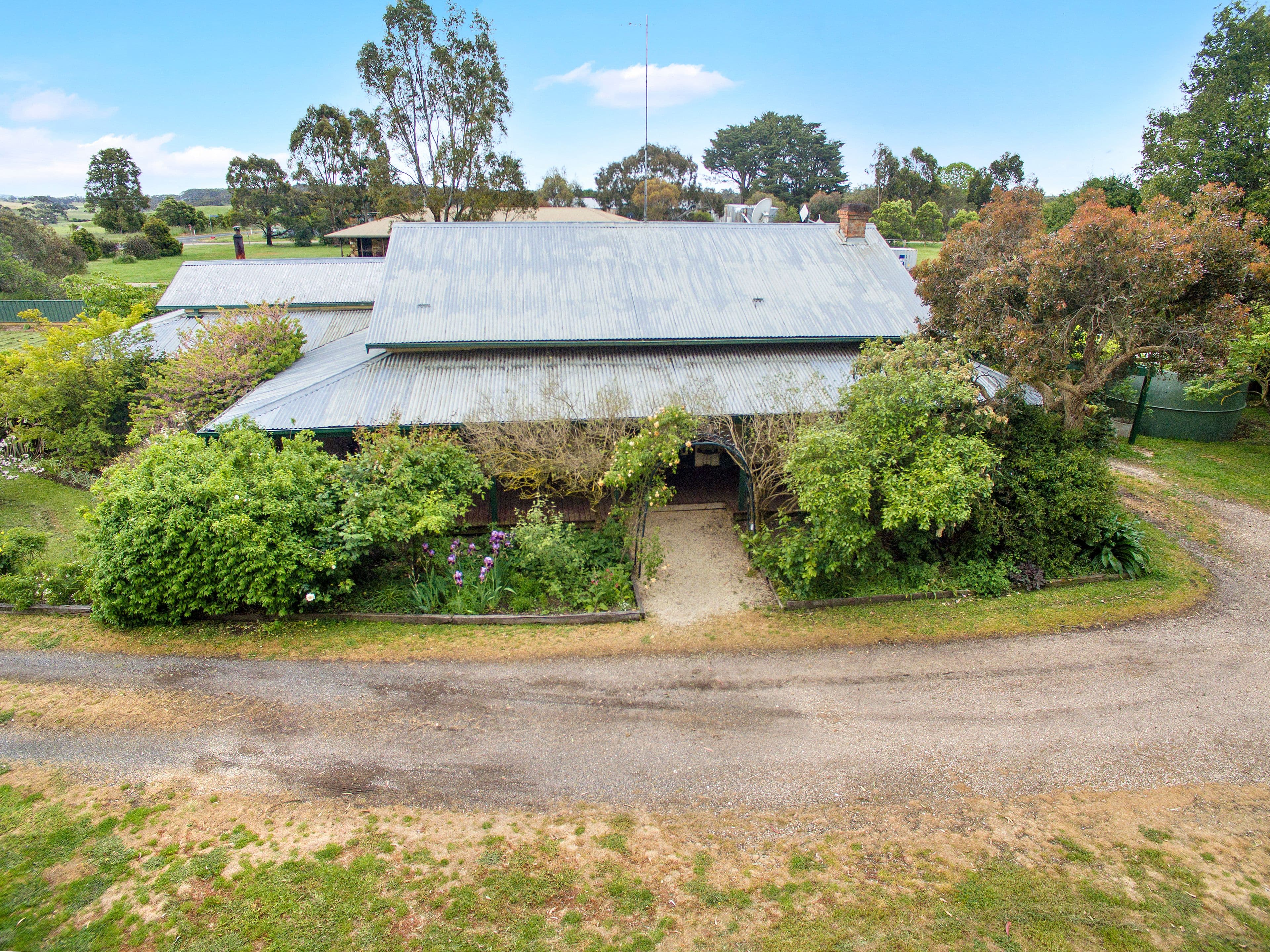 926 Gillies Road, Bald Hills VIC 3364, Bald Hills - Thumbnail 2