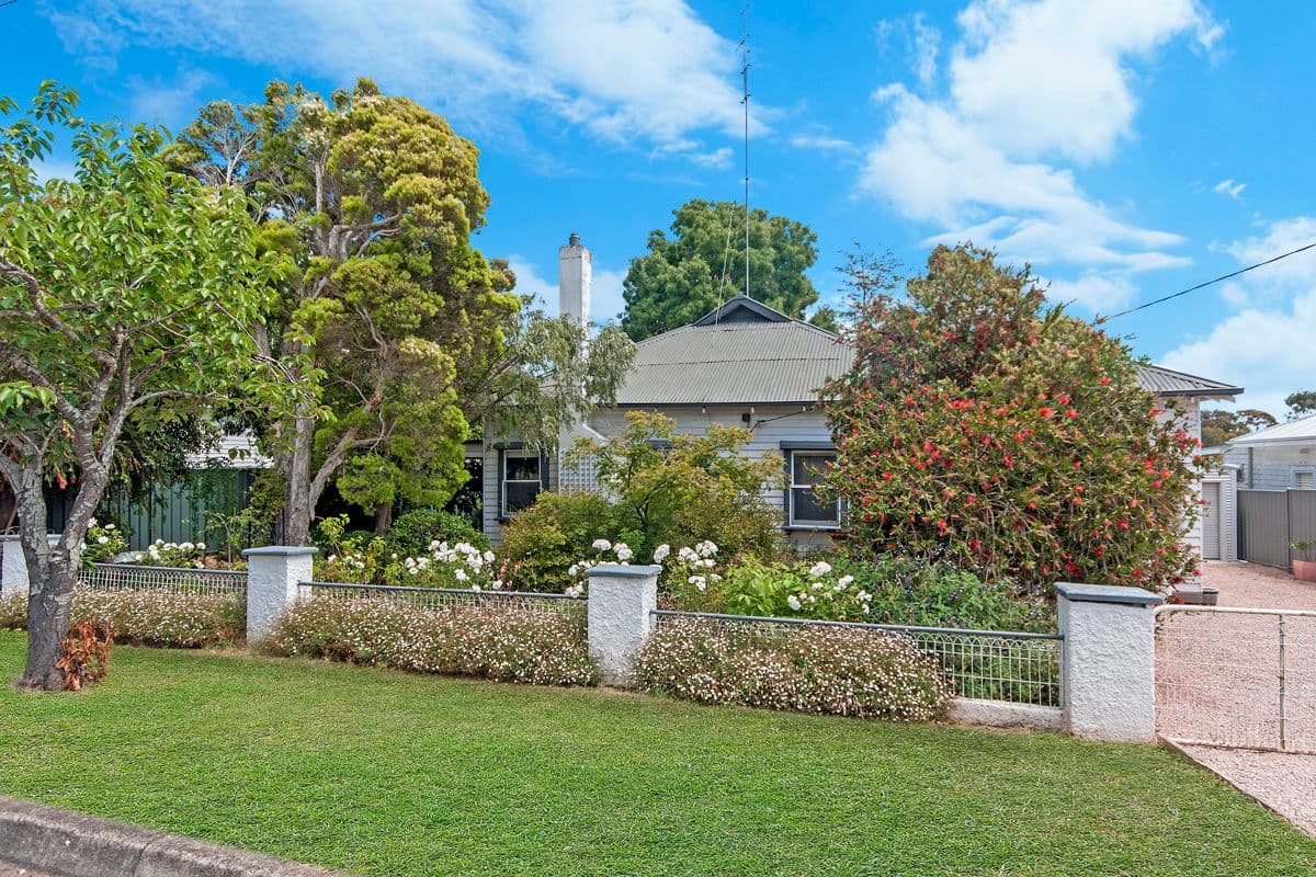 51 Carmichael Street, Hamilton VIC 3300, Hamilton - Image 1