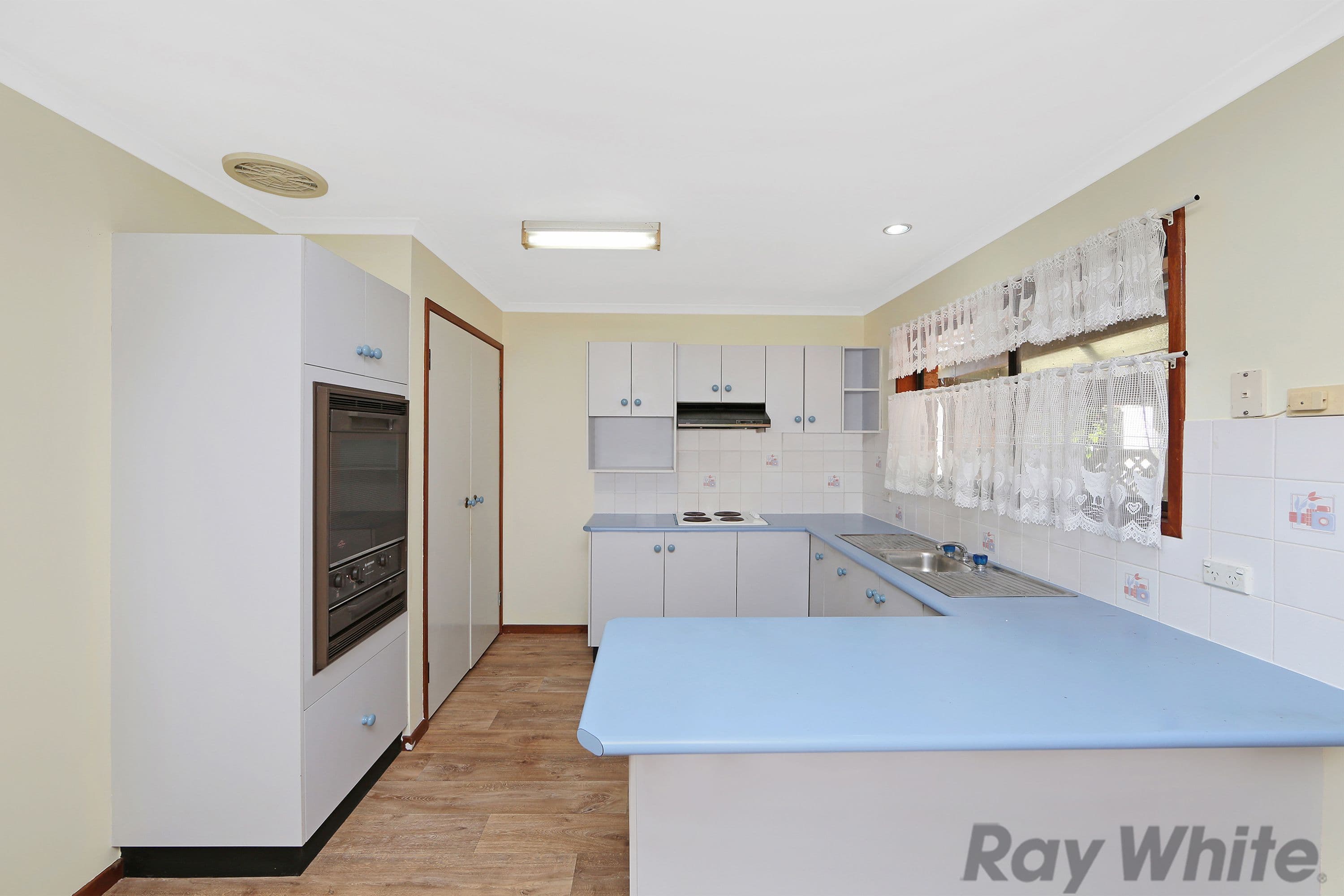 18 Noela Place, Budgewoi - Thumbnail 2