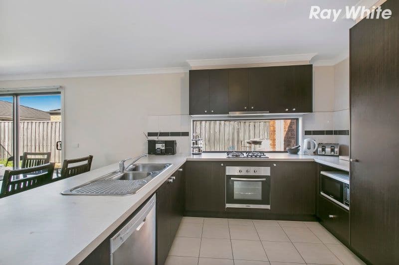 1 Central Avenue, Pakenham VIC 3810, Pakenham - Thumbnail 2