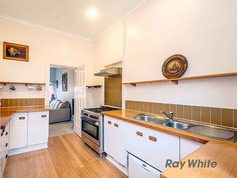 92 Carlingford Road, Epping - Thumbnail 3