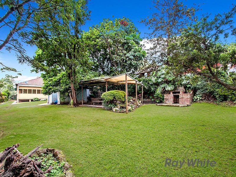 92 Carlingford Road, Epping - Thumbnail 2