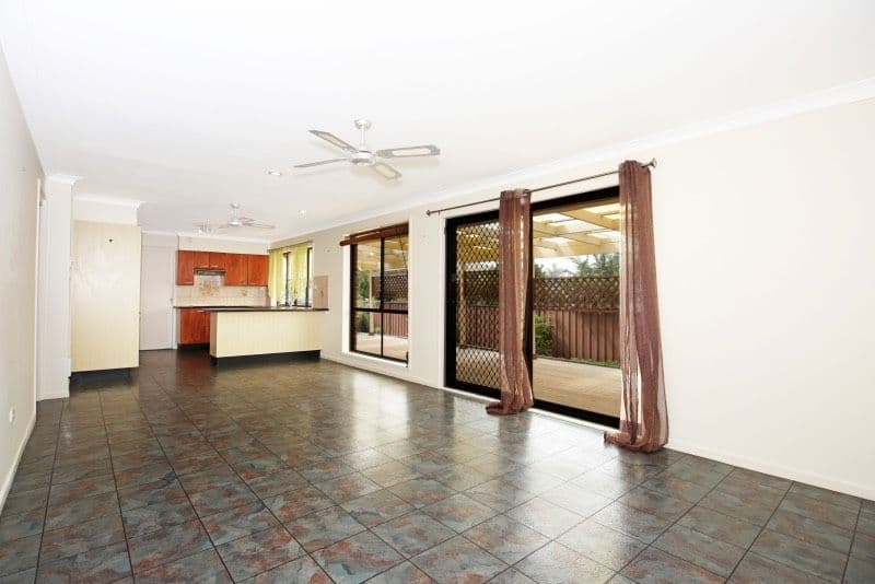 33 Hollingsworth Crescent, Callala Bay - Thumbnail 4