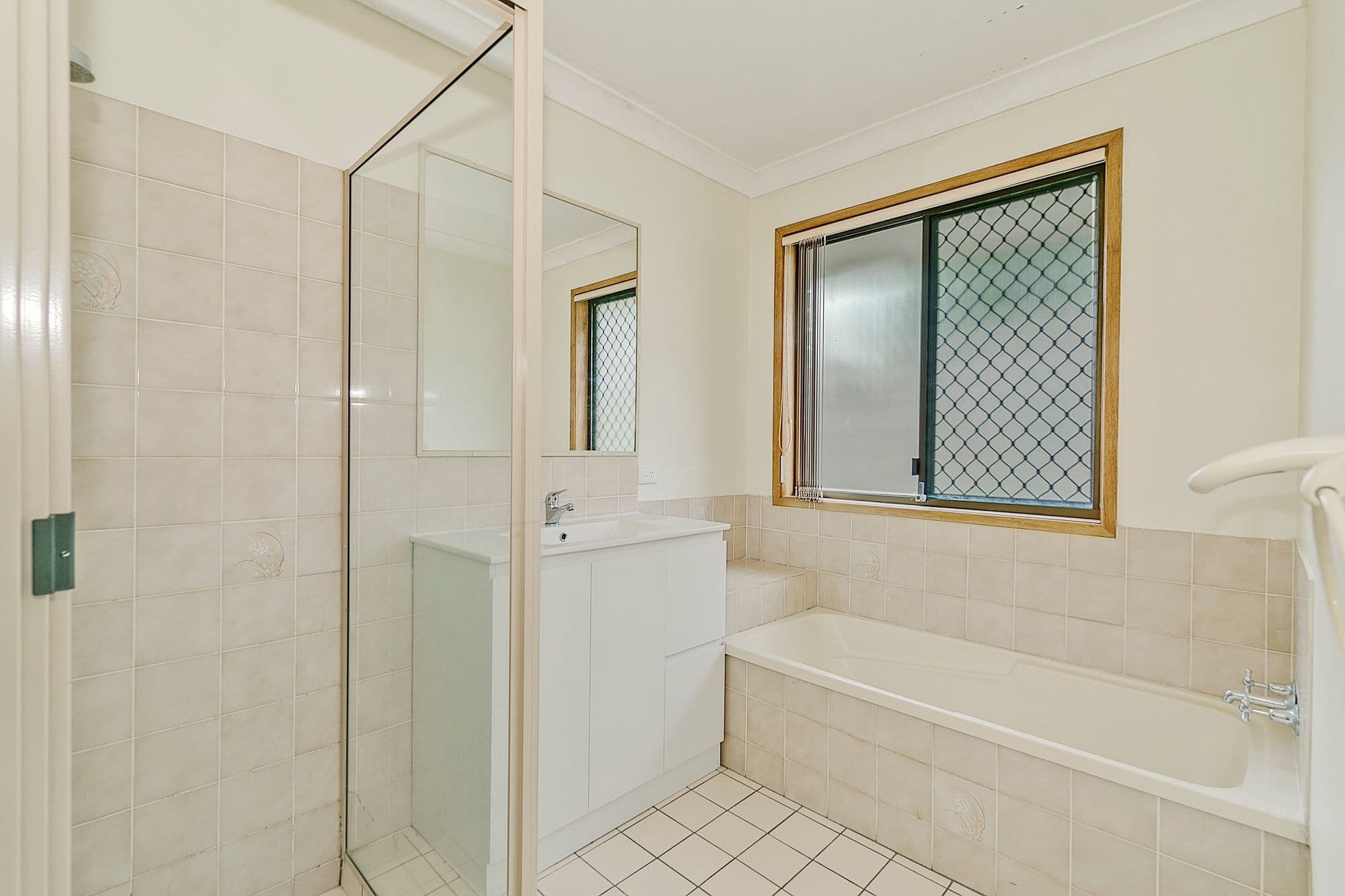 14 Lintrose Court, Edens Landing QLD 4207, Edens Landing - Thumbnail 7