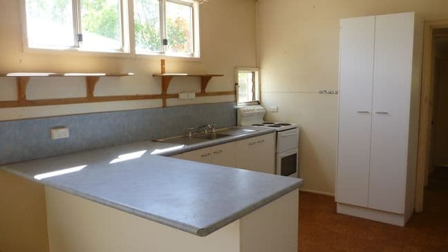 73 Cassowary Street, Longreach QLD 4730, Longreach - Thumbnail 2
