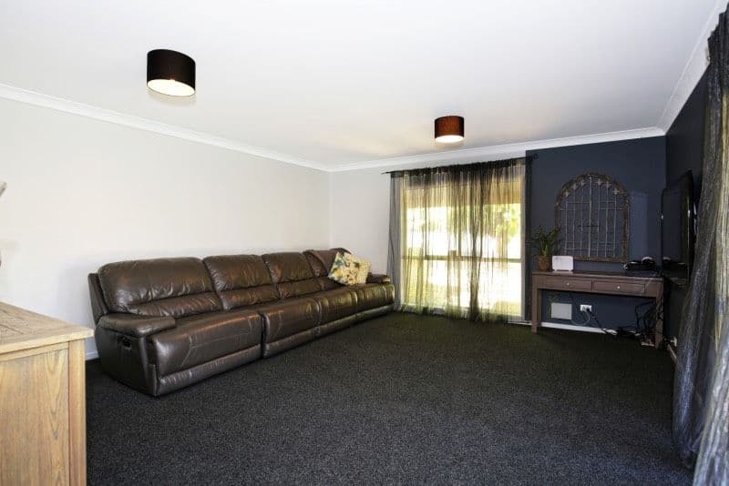 60 Ferntree Drive, Bomaderry - Thumbnail 8