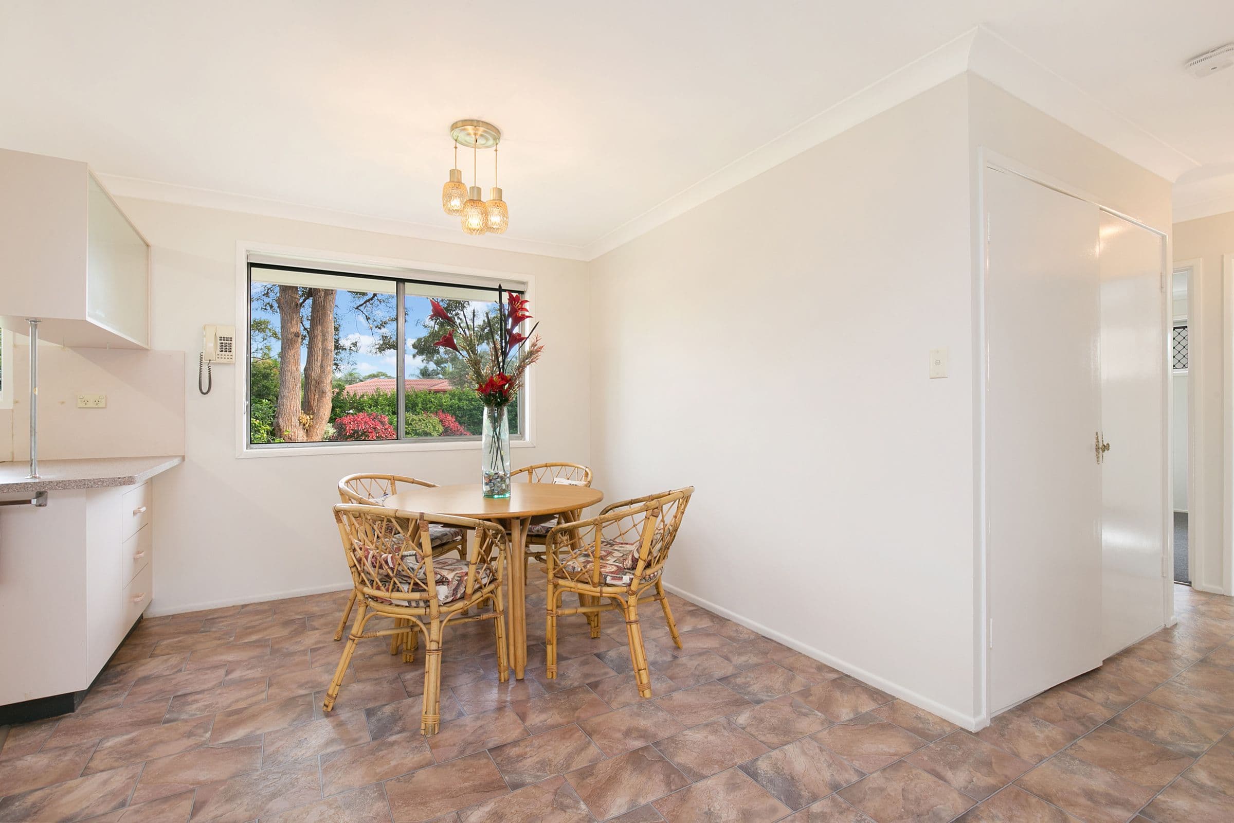 12 Whitfield Avenue, Springwood QLD 4127, Springwood - Thumbnail 3