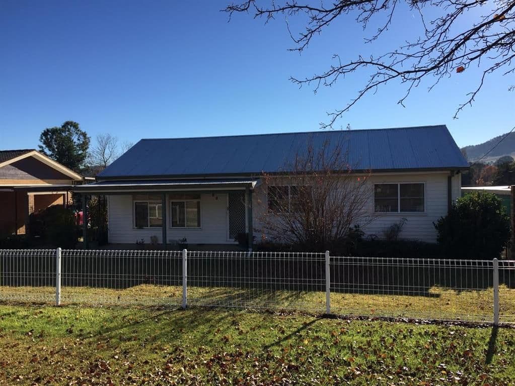 66 Lynch Street, Adelong - Image 1