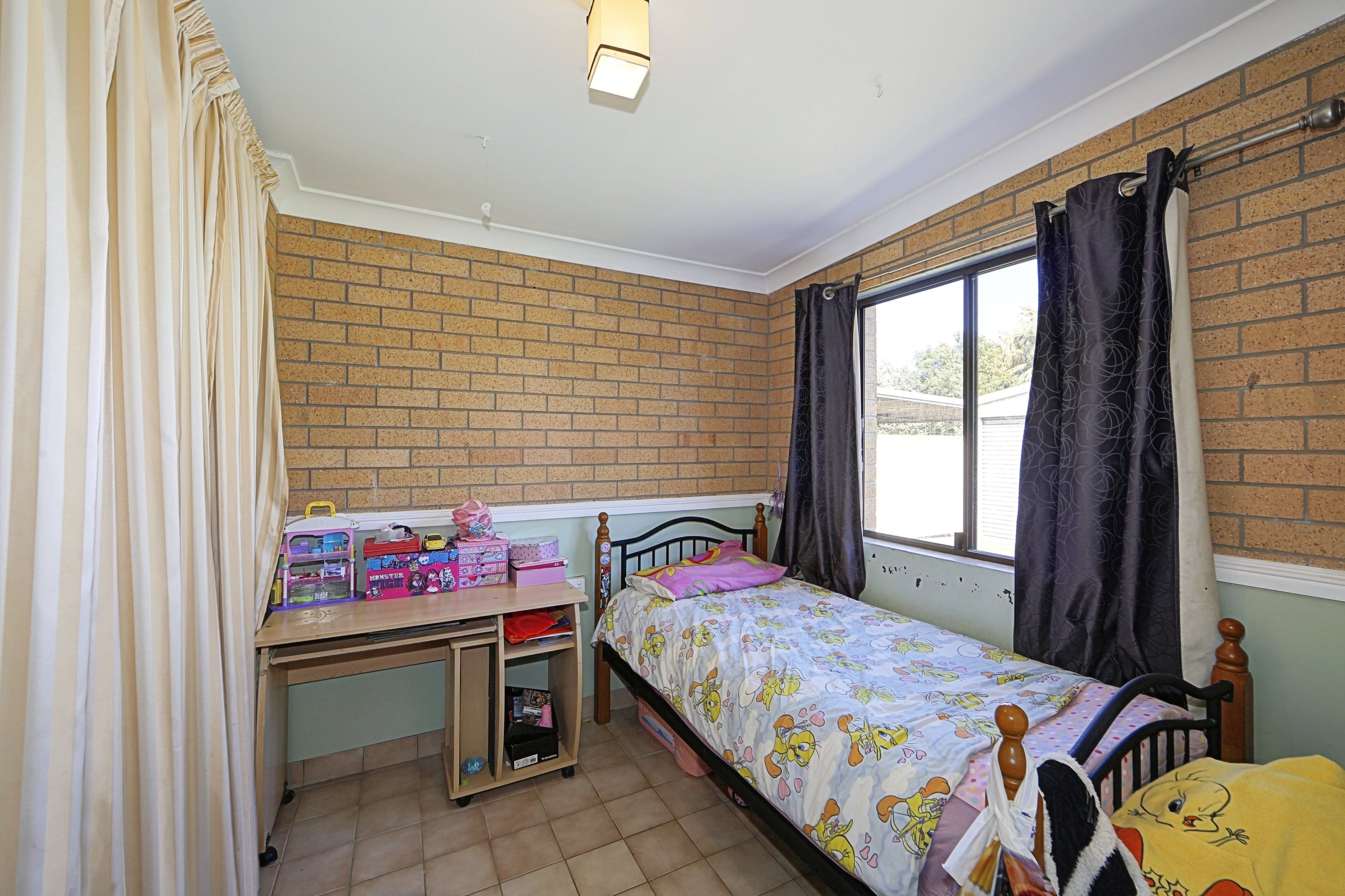 52 Anderson Street, Avenell Heights QLD 4670, Avenell Heights - Thumbnail 6