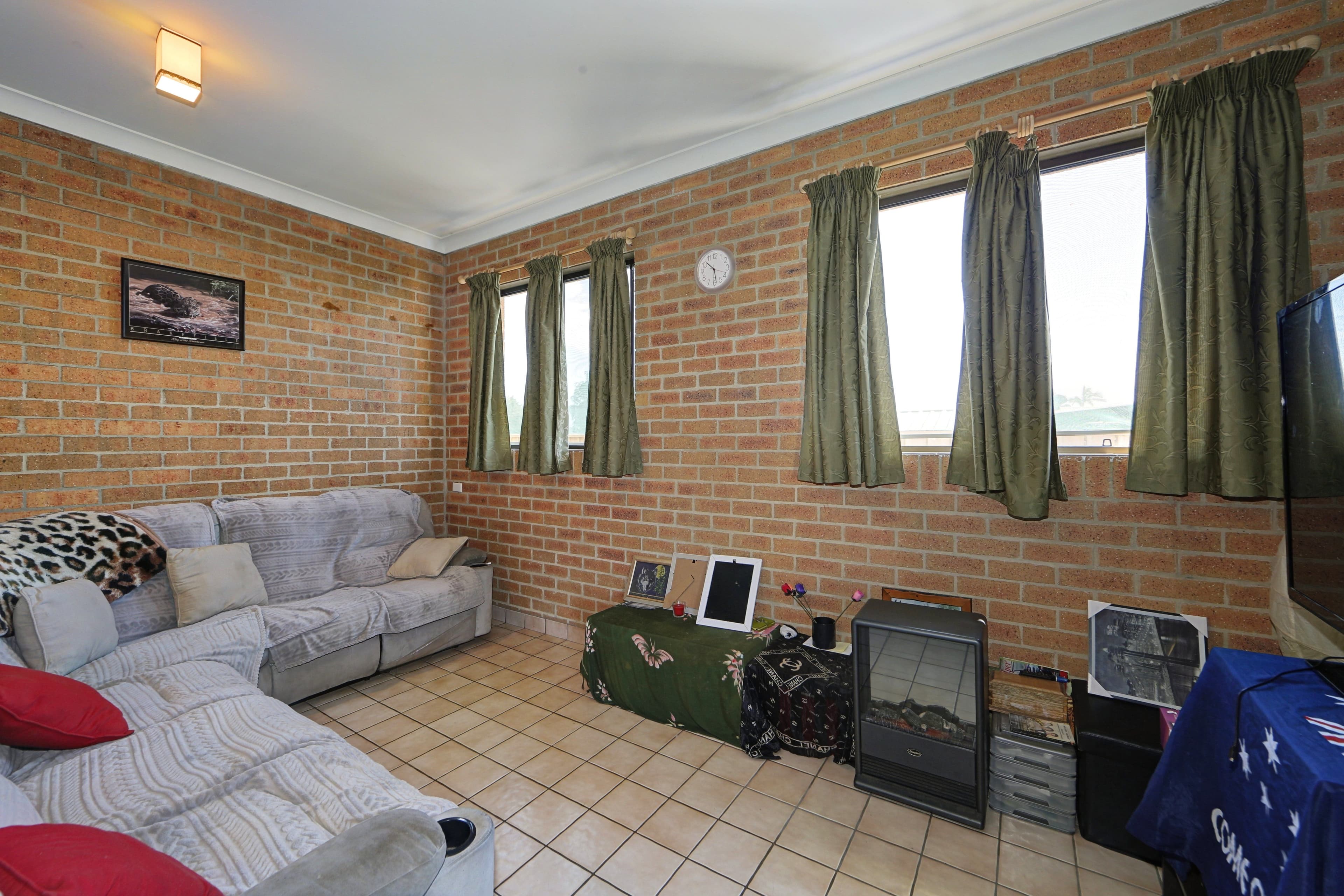 52 Anderson Street, Avenell Heights QLD 4670, Avenell Heights - Thumbnail 4