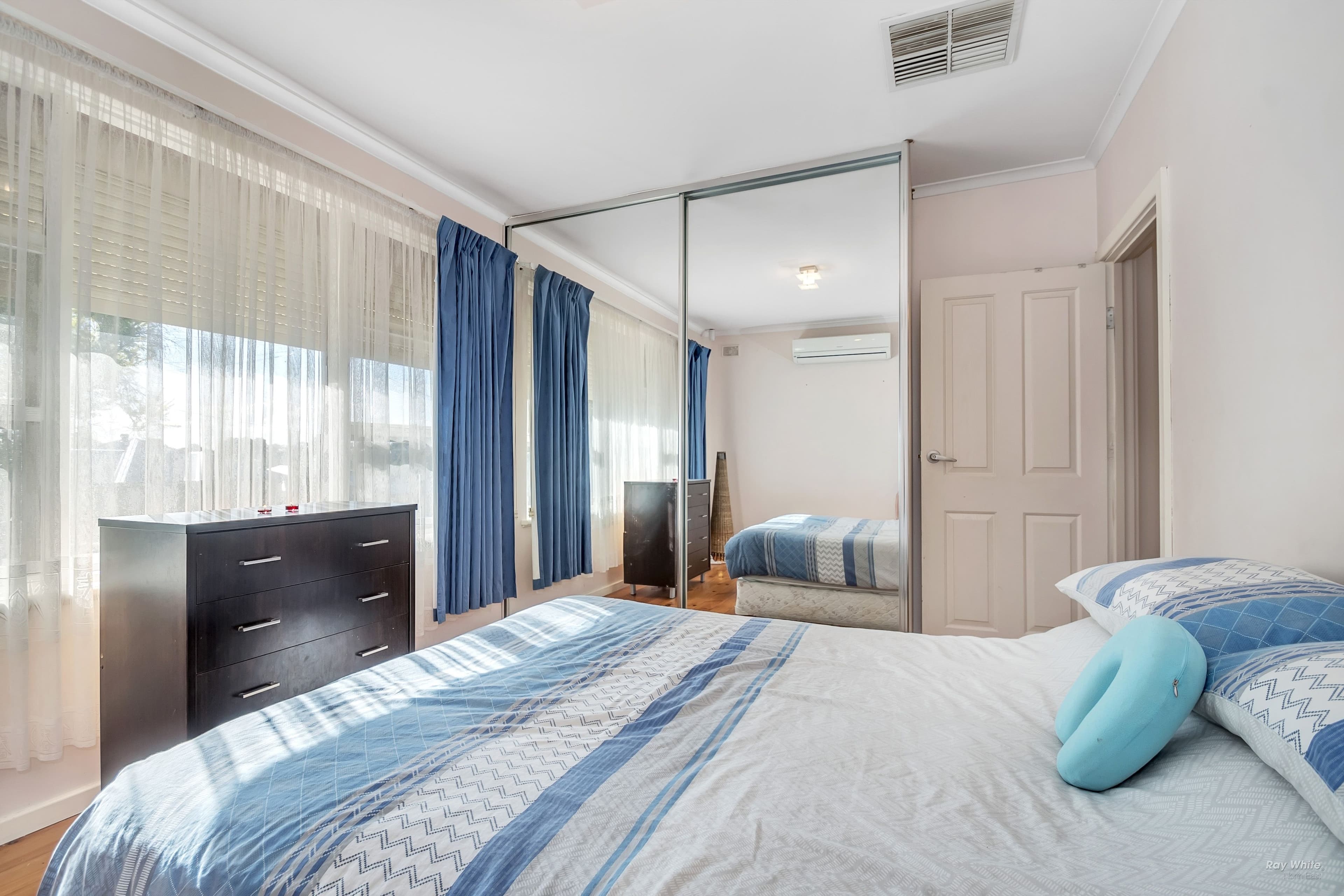 13 Carolan Crescent, Valley View SA 5093, Valley View - Thumbnail 2